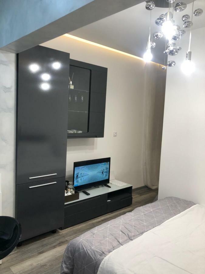 Center House Apartment Sofia Bagian luar foto